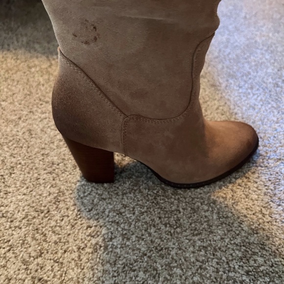 Boots - Tan Suede Splendid boots. Size 7 1/2. Like New. True to size. - Picture 15 of 16